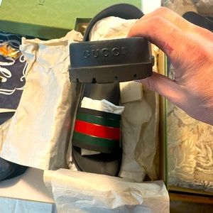 Sandalias casi nuevas con caja y papales